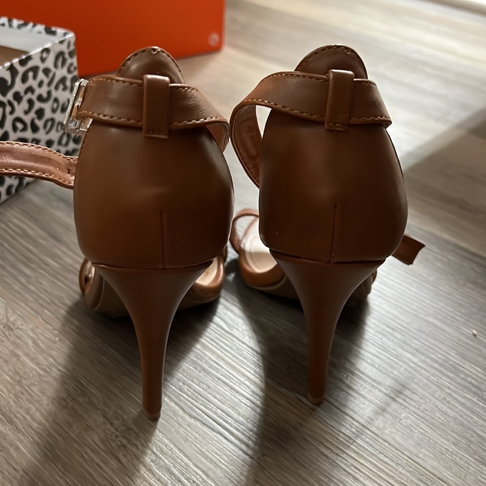 Staply heels - Picture 2 of 3